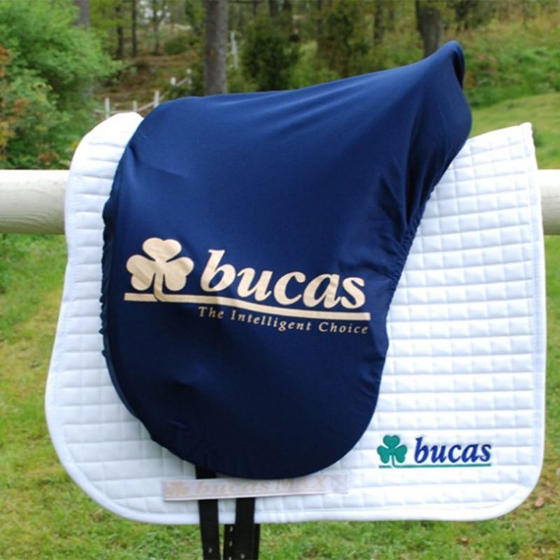 Bucas Max satulansuojus muotoiltu tummansininen Bucas-logolla